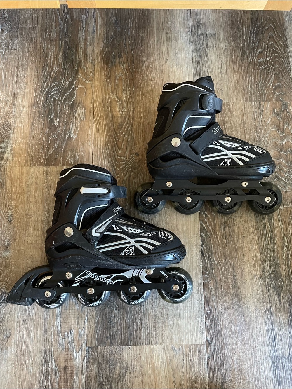 Cunmuca Adjustable Roller Blades Inline Skates Size 13C-3 Black Light Up Wheels